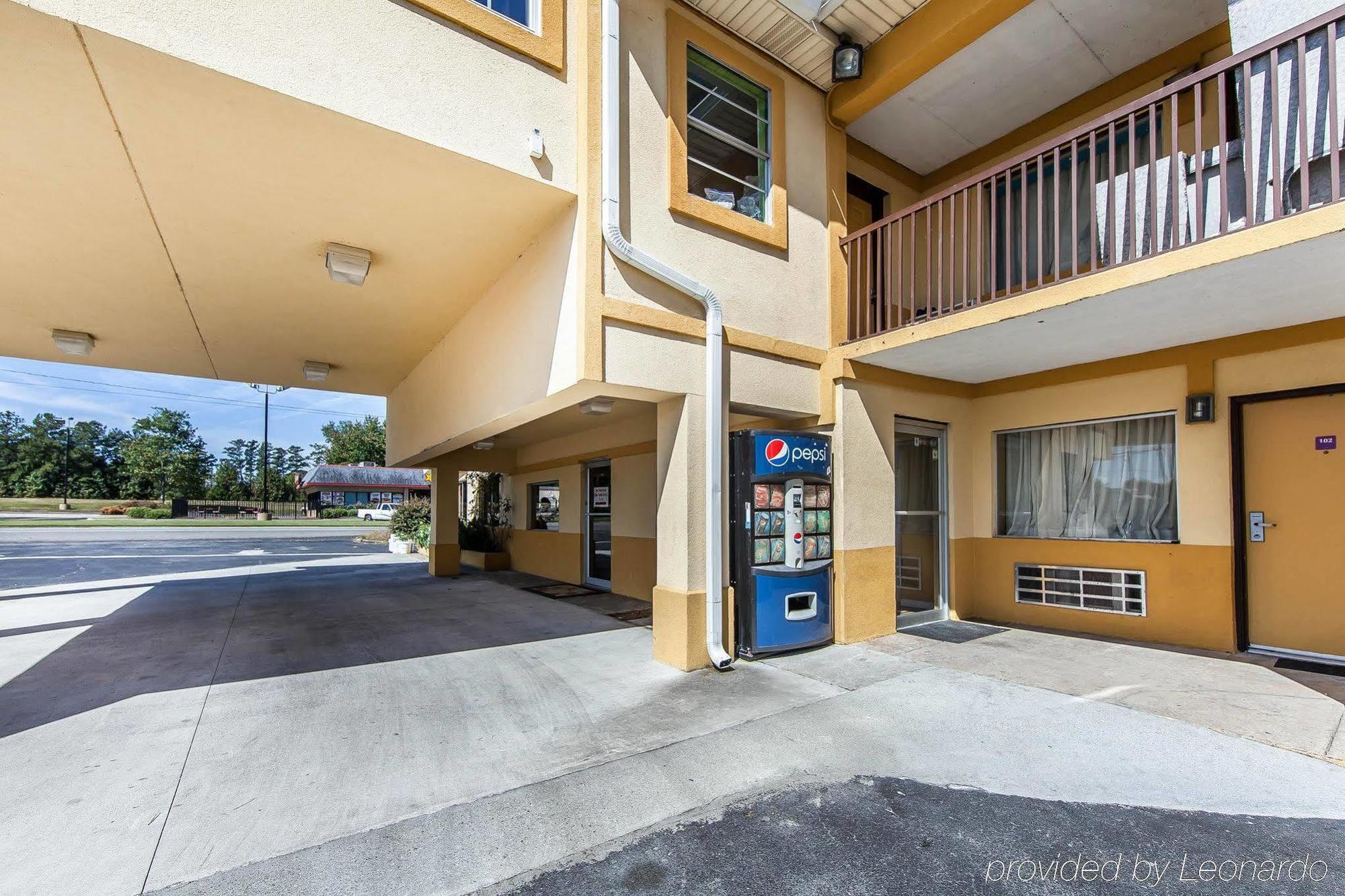 Days Inn By Wyndham Calhoun Ga I-75 And Us-41 Exteriér fotografie