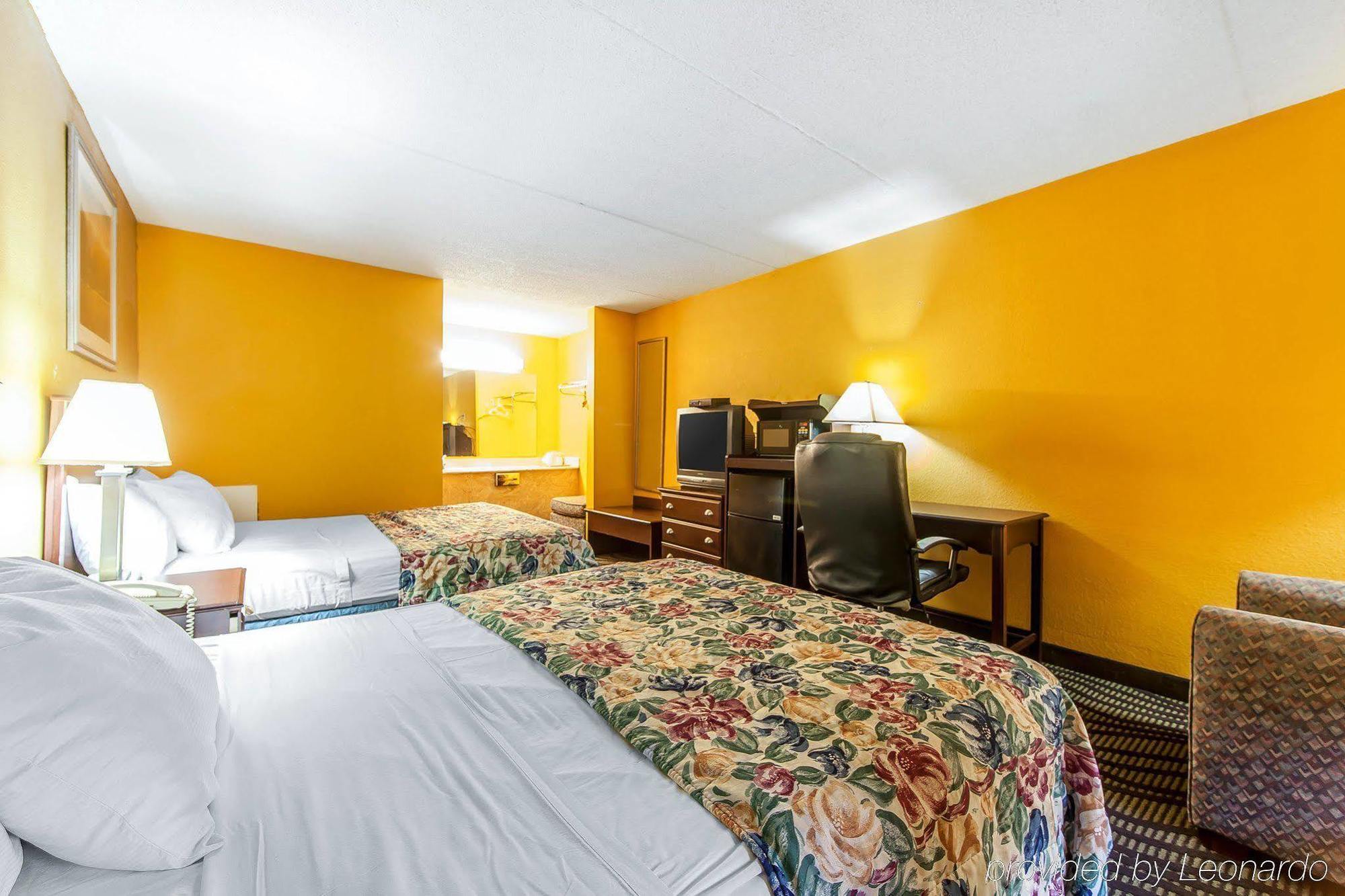 Days Inn By Wyndham Calhoun Ga I-75 And Us-41 Exteriér fotografie