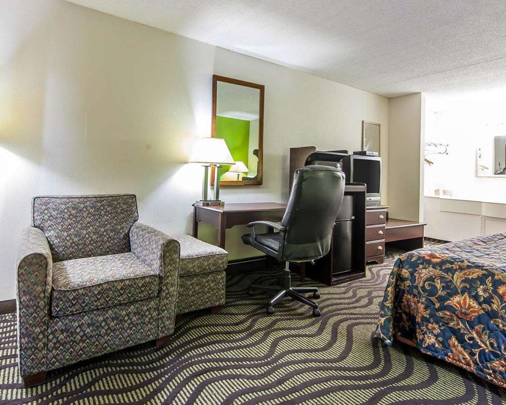 Days Inn By Wyndham Calhoun Ga I-75 And Us-41 Pokoj fotografie